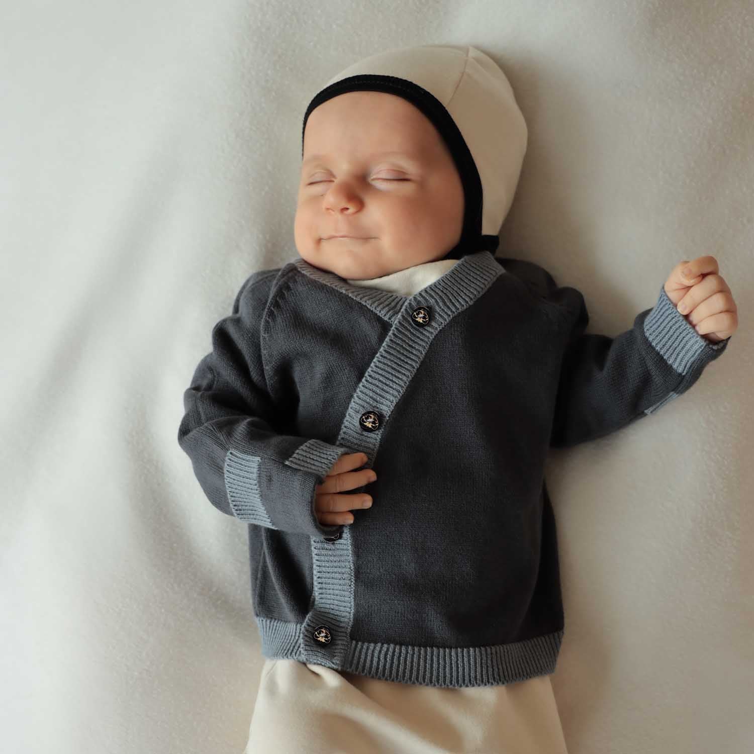 100% Organic Knitted Cardigan GOTS